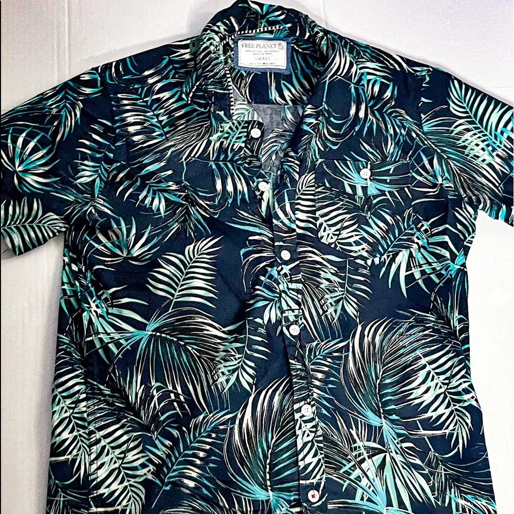 Free Planet Hawaiian Shirt